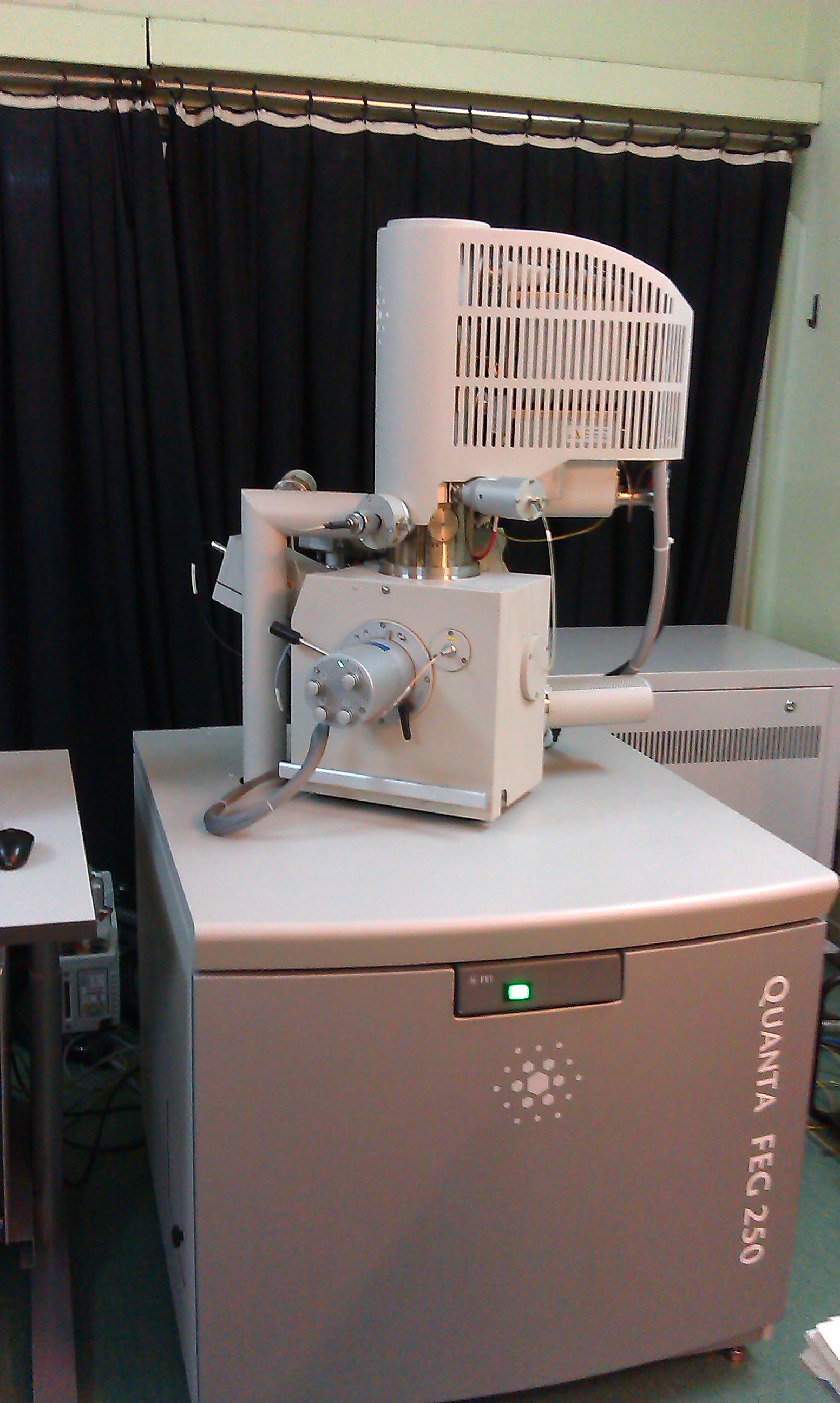 Field Emission Scanning Electron Microscopy instrument
